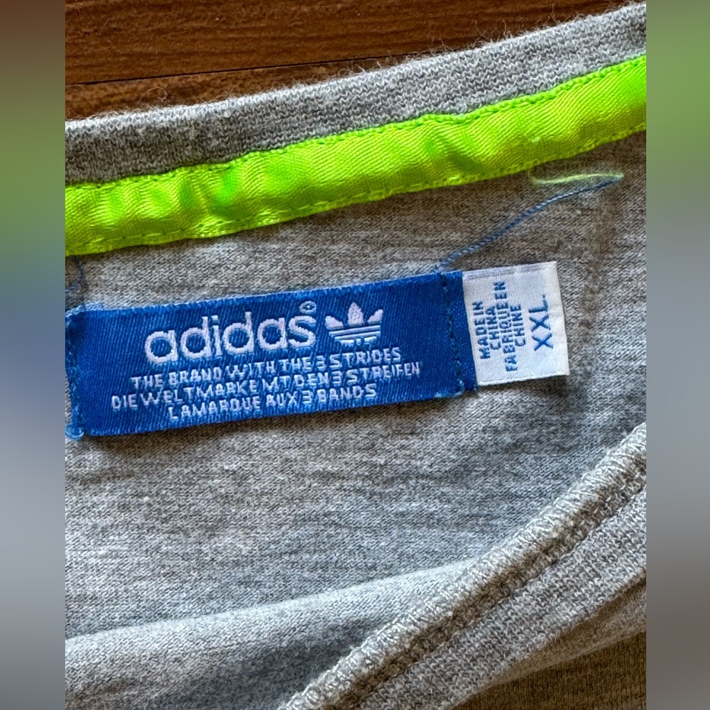 Adidas tshirt - Picture 3 of 3